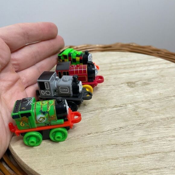 Thomas & Friends Minis Toy Train Engine Classic Percy Luke Victor Henry Set Lot - Picture 4 of 9